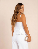 Conjunto feminino branco top peplum e calça pantalona com clutch dourada Amarine - moda feminina elegante