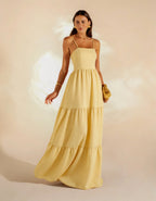 Vestido longo feminino amarelo manteiga com camadas alça fina e bolsa dourada Amarine - moda feminina elegante