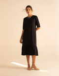 Vestido midi feminino preto com babado vista frontal Amarine - moda feminina elegante